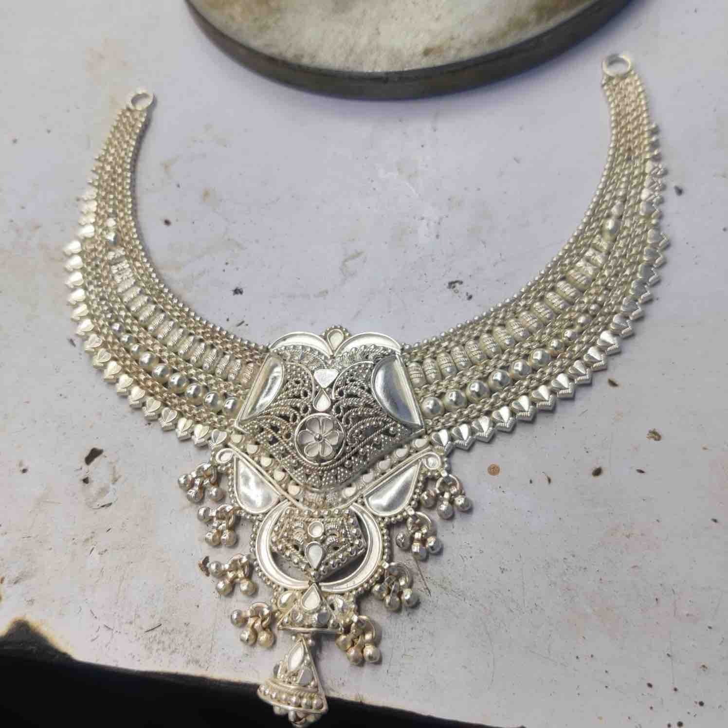 Jaipur Diamond & Emerald Filigree Elephant Brooch - Zaveri Mahal Jaipur